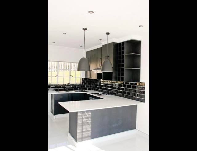 3 BEDROOM TOWNHOUSE FOR SALE IN LINCOLN MEADE